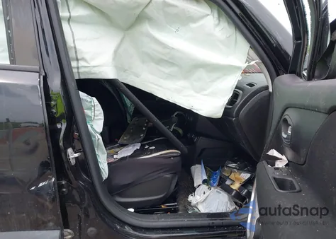 2020 Jeep Renegade Sport 4X4 из США, поврежденный, VIN ZACNJBAB1LPL33916